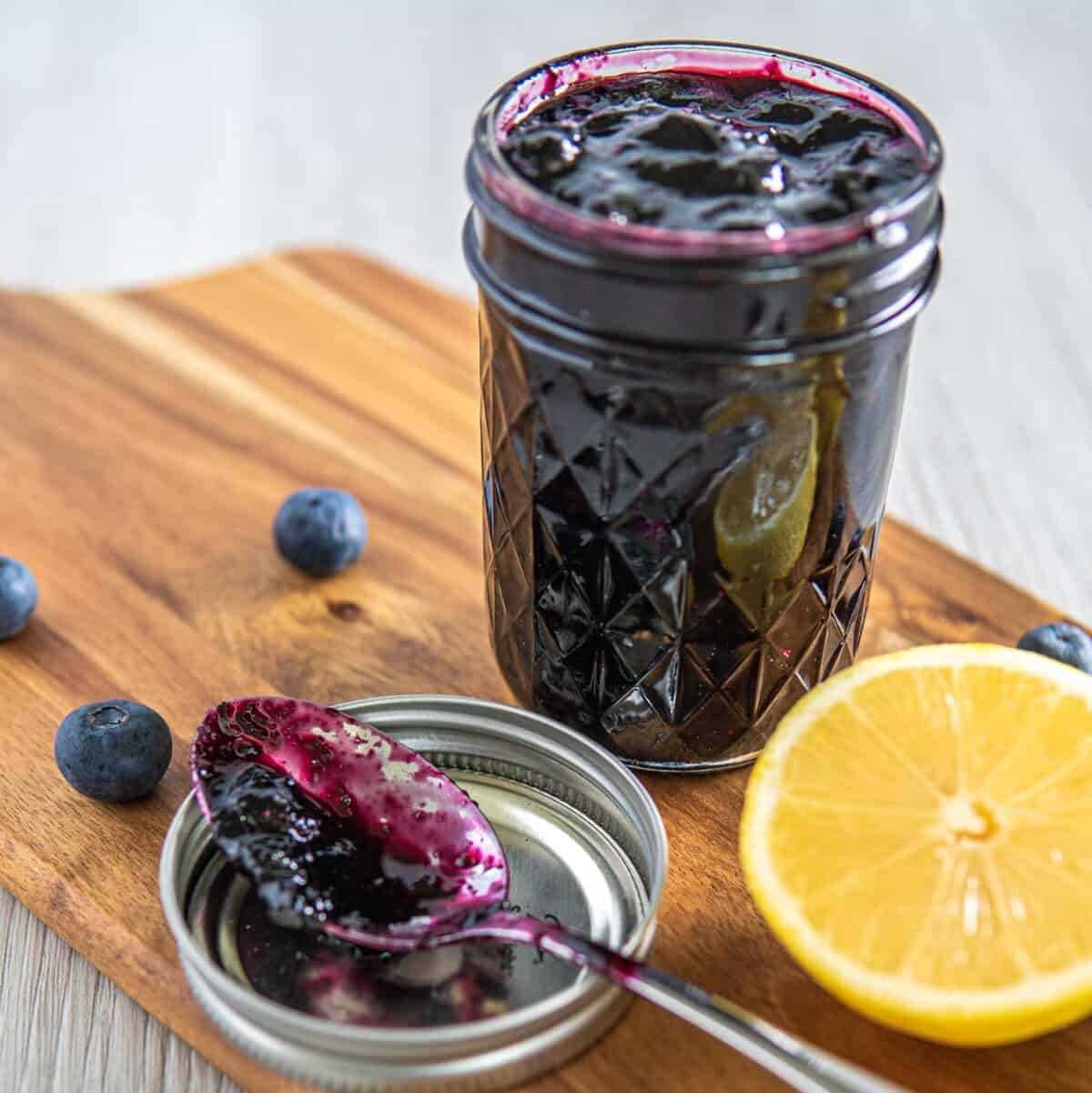 Vanilla Blueberry Jam Recipe (Without Pectin)