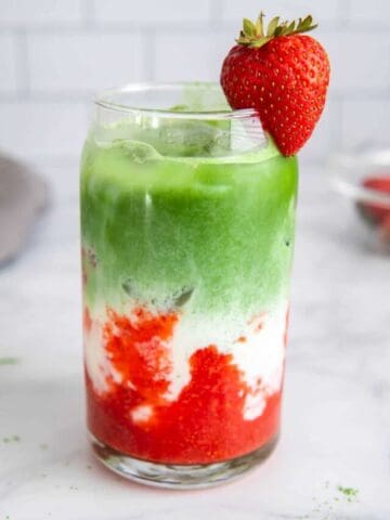 How To Make Strawberry Matcha Latte