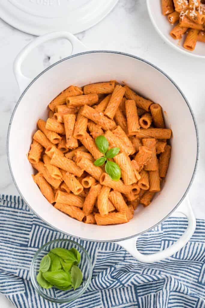 One Pot Pink Sauce Pasta With Boursin Cheese - Salt & Spoon